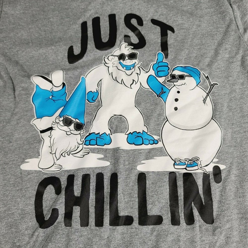 North Pole Trading Company "Just Chillin" Gray Christmas T-shirt Size XL 18/20